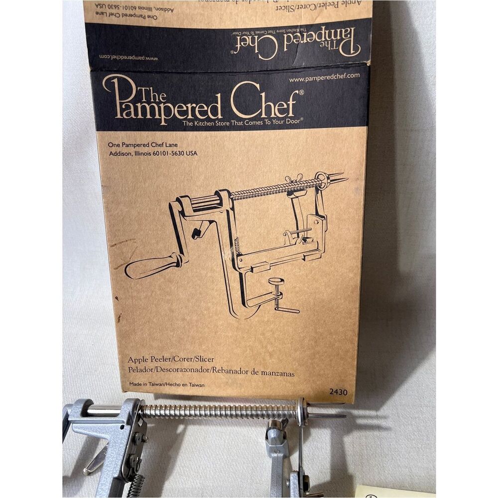 Vintage Pampered Chef Apple Peeler Corer Slicer #2430 w/ Box & Manual